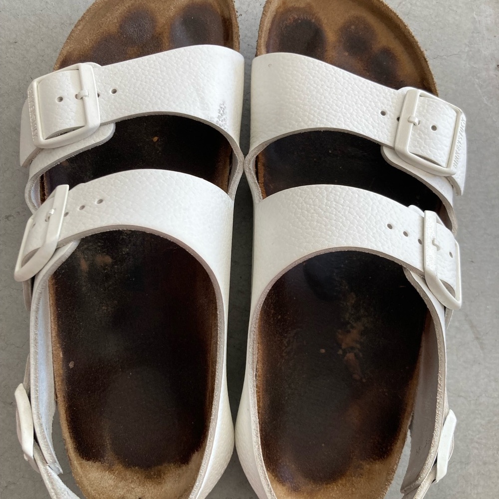 PRE-LOVED BIRKENSTOCK*MILANO WHITE LEATHER*US SIZE W 10-10.5/M 8-8.5*EU SIZE 41
